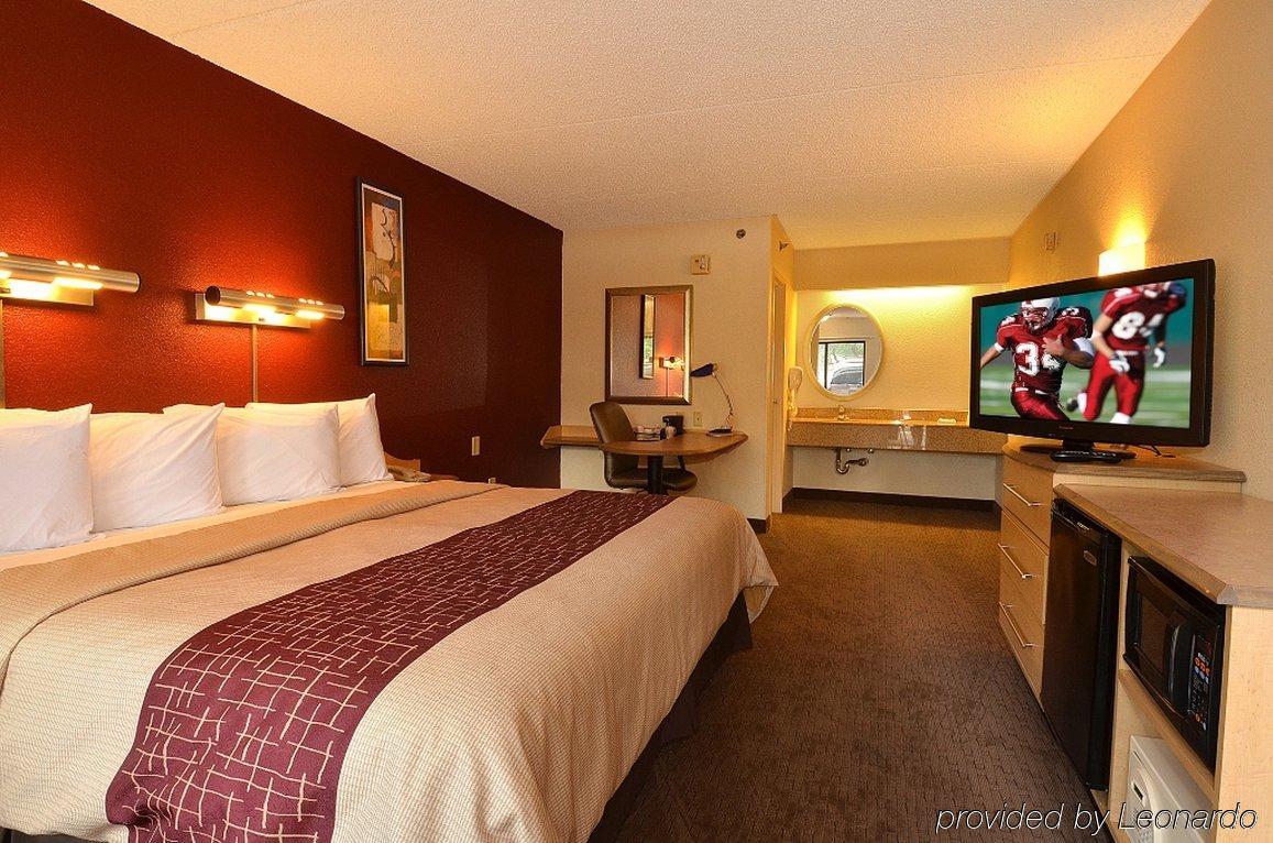 Red Roof Inn Louisville East - Hurstbourne Exterior photo